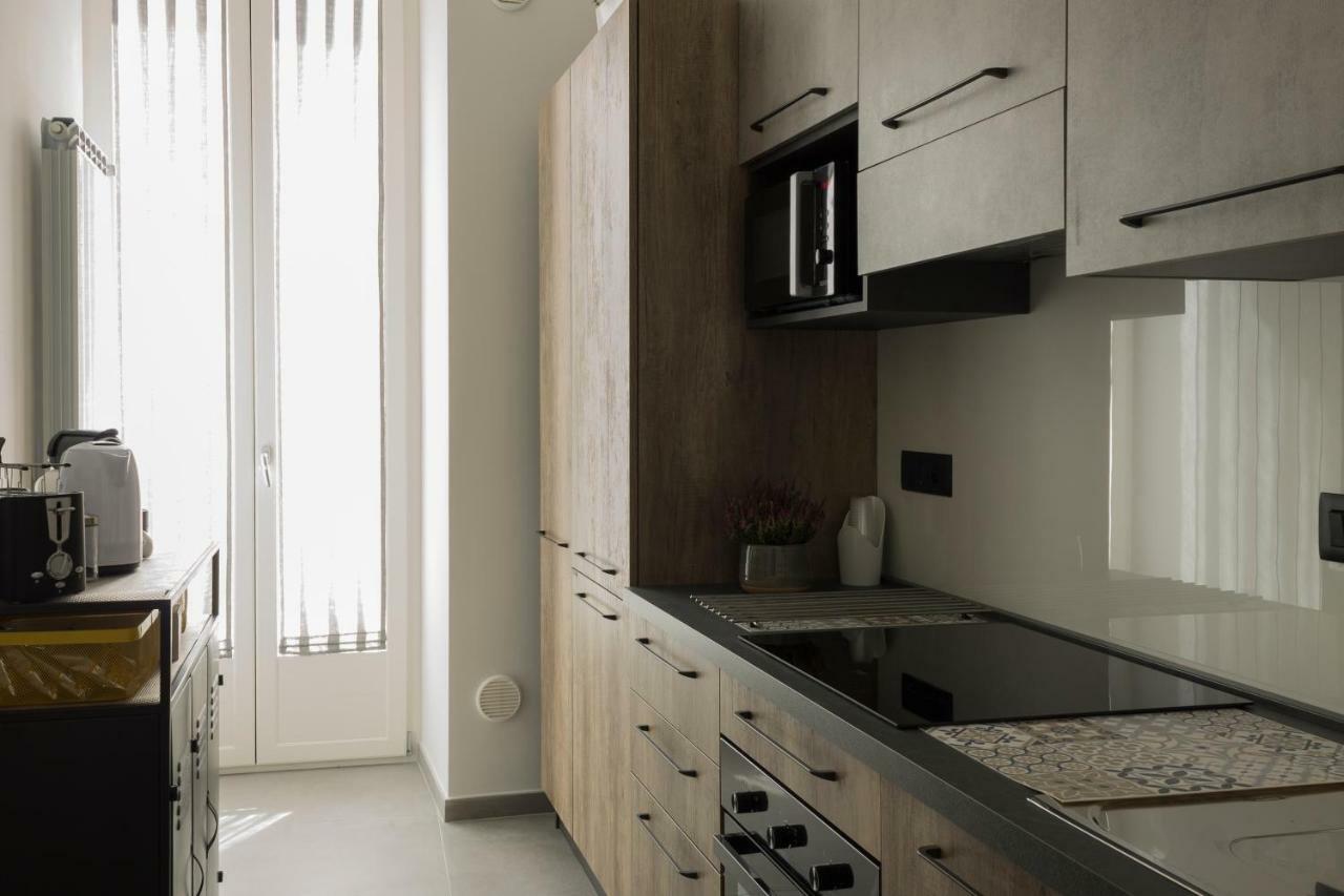 Urban Luxury Apartment *